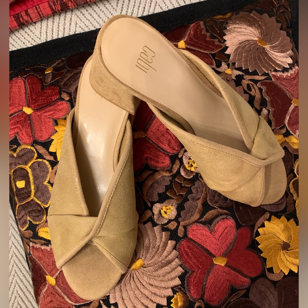 NWOT Cabi Marigold Faux Suede Slide Mule Size 7M